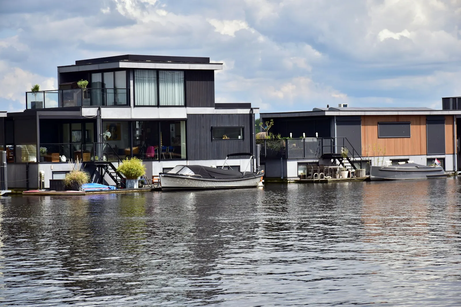 Thuisbatterij inkomsten netlevering ervaringen